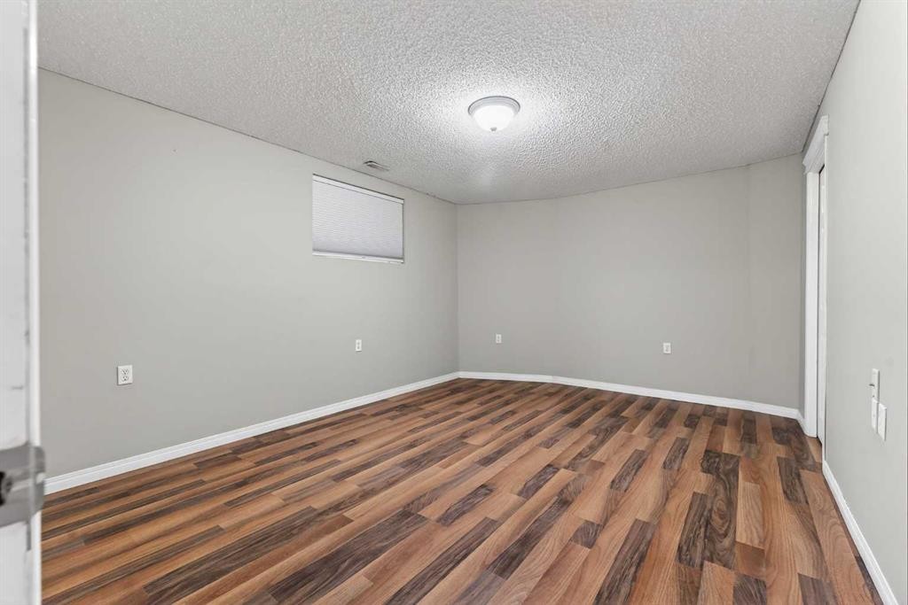 87 Saddlebrook Gardens Ne, Calgary, AB - Indoor Photo Showing Other Room
