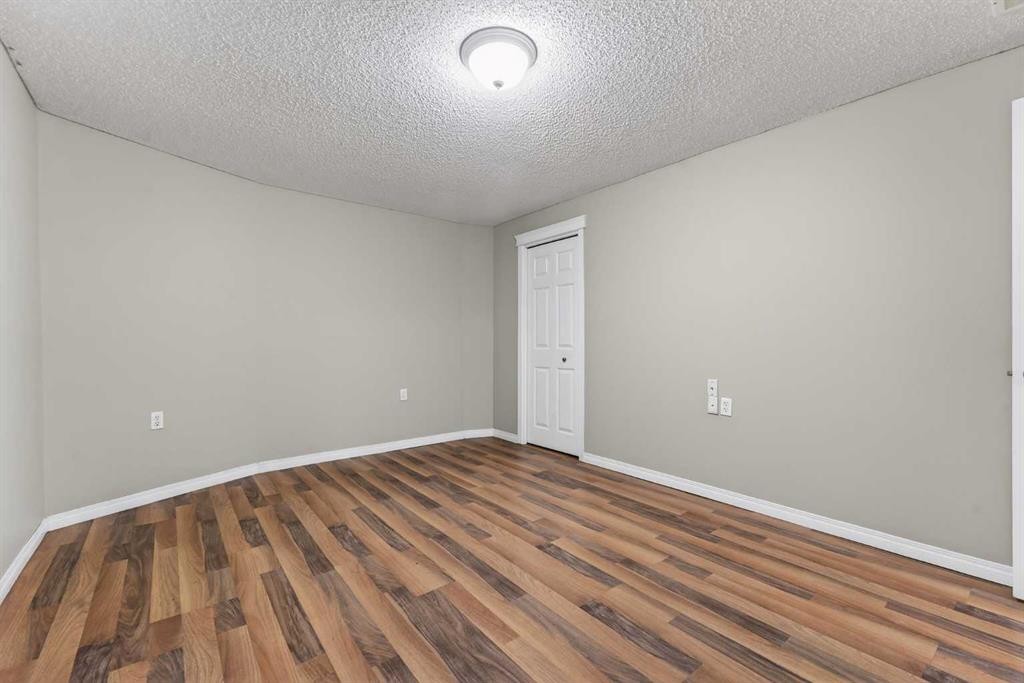 87 Saddlebrook Gardens Ne, Calgary, AB - Indoor Photo Showing Other Room