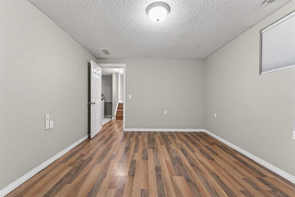 87 Saddlebrook Gardens Ne, Calgary, AB - Indoor Photo Showing Other Room