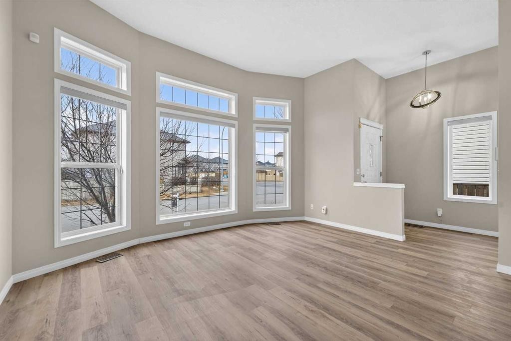 87 Saddlebrook Gardens Ne, Calgary, AB - Indoor Photo Showing Other Room