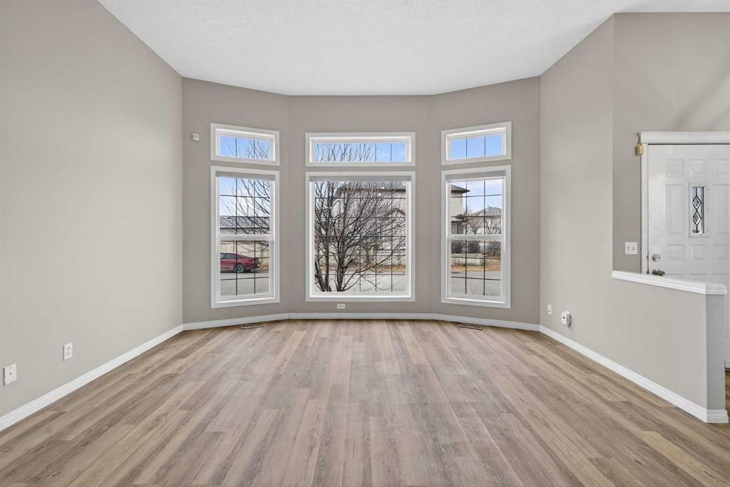87 Saddlebrook Gardens Ne, Calgary, AB - Indoor Photo Showing Other Room