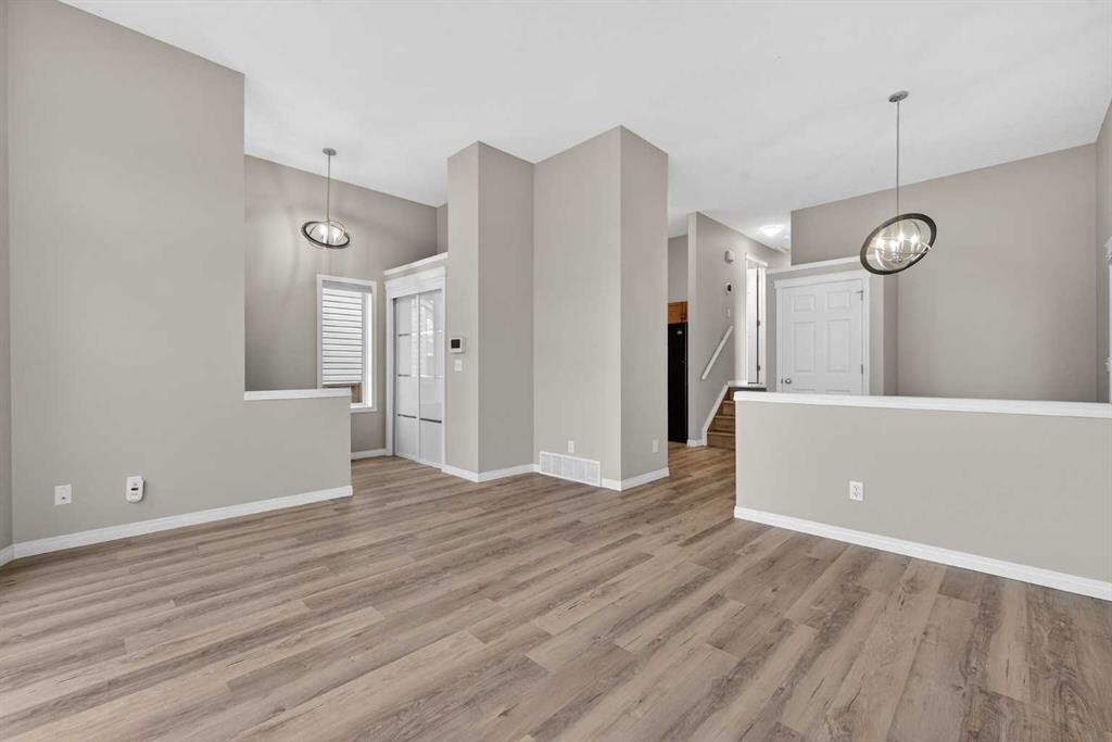 87 Saddlebrook Gardens Ne, Calgary, AB - Indoor Photo Showing Other Room
