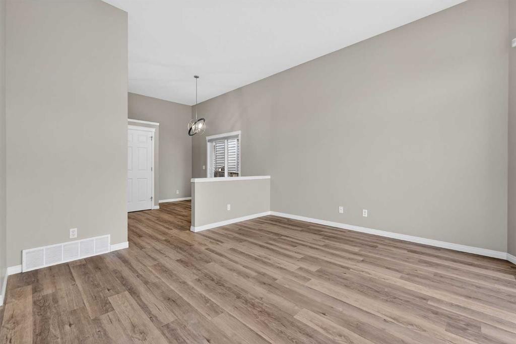 87 Saddlebrook Gardens Ne, Calgary, AB - Indoor Photo Showing Other Room
