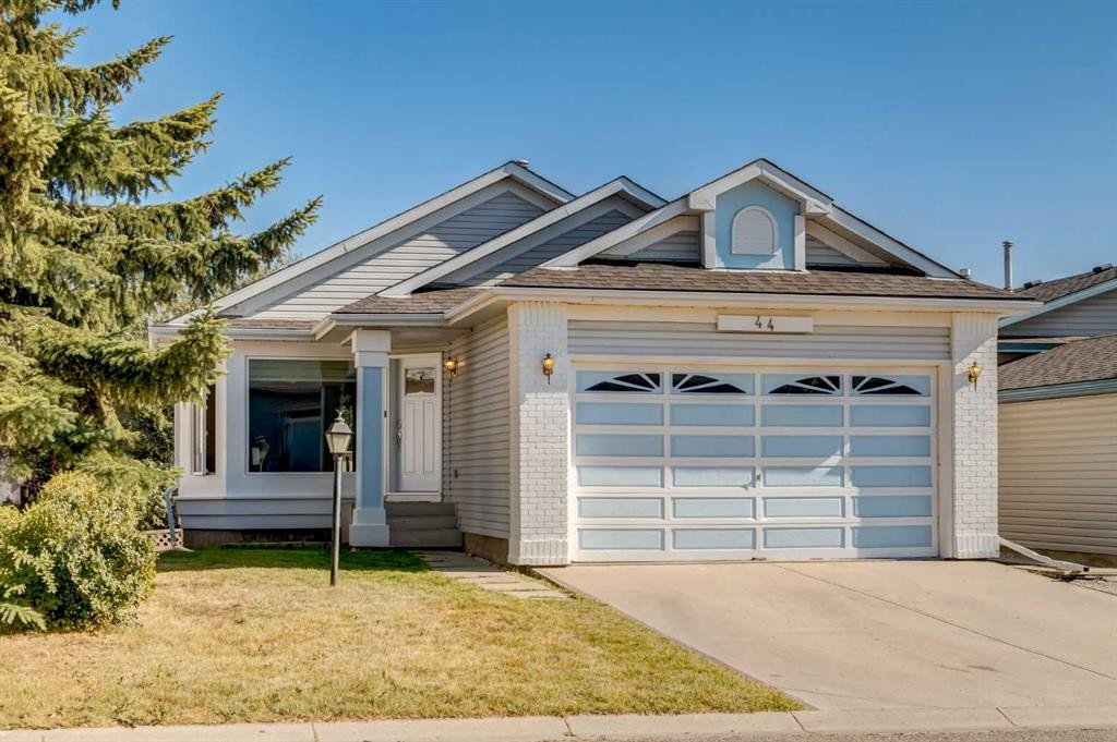 44 Citadel Manor Nw, Calgary, AB - Outdoor