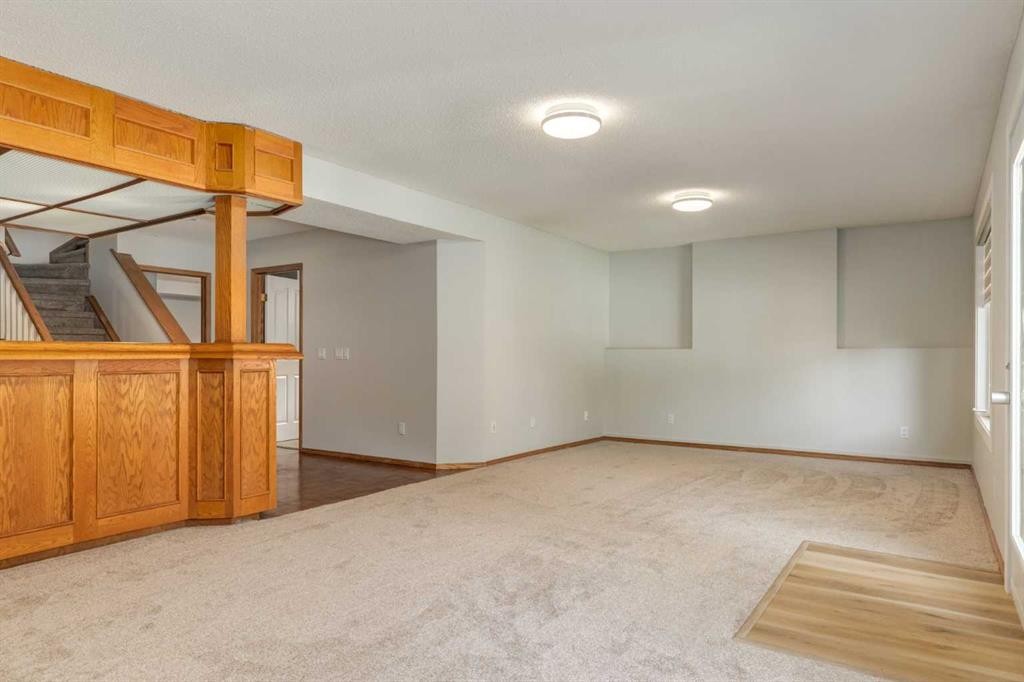 44 Citadel Manor Nw, Calgary, AB - Indoor Photo Showing Other Room