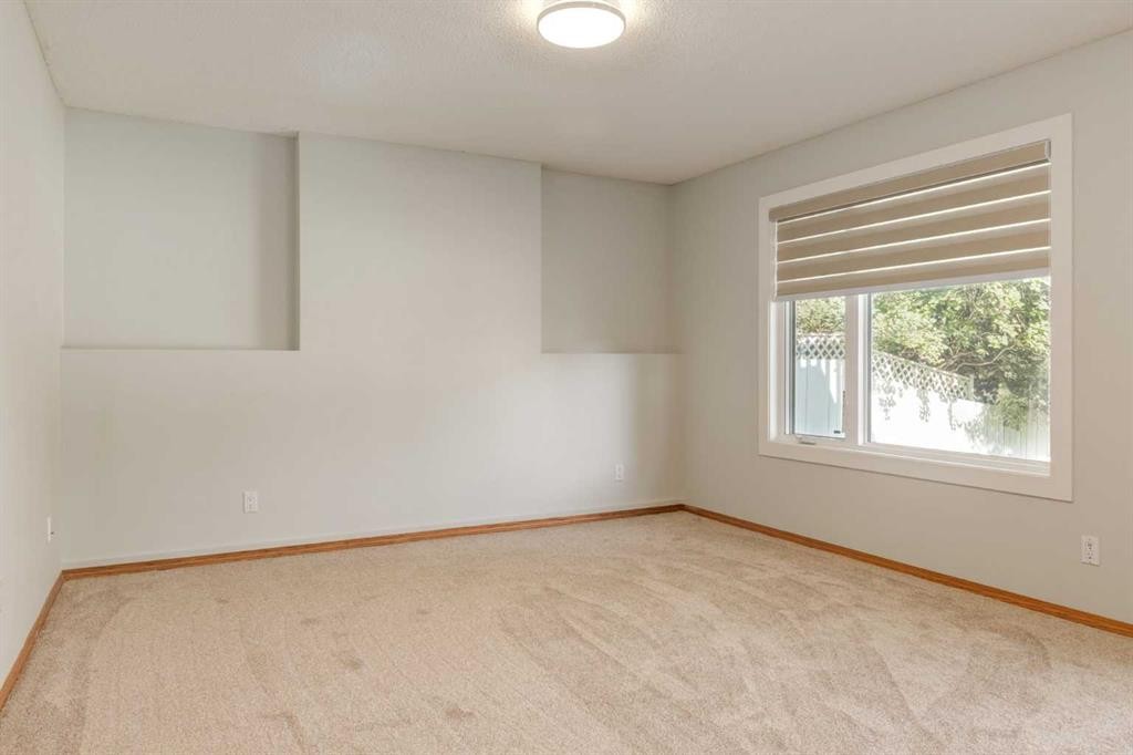 44 Citadel Manor Nw, Calgary, AB - Indoor Photo Showing Other Room