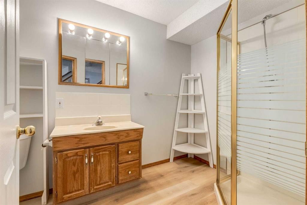 44 Citadel Manor Nw, Calgary, AB - Indoor Photo Showing Other Room