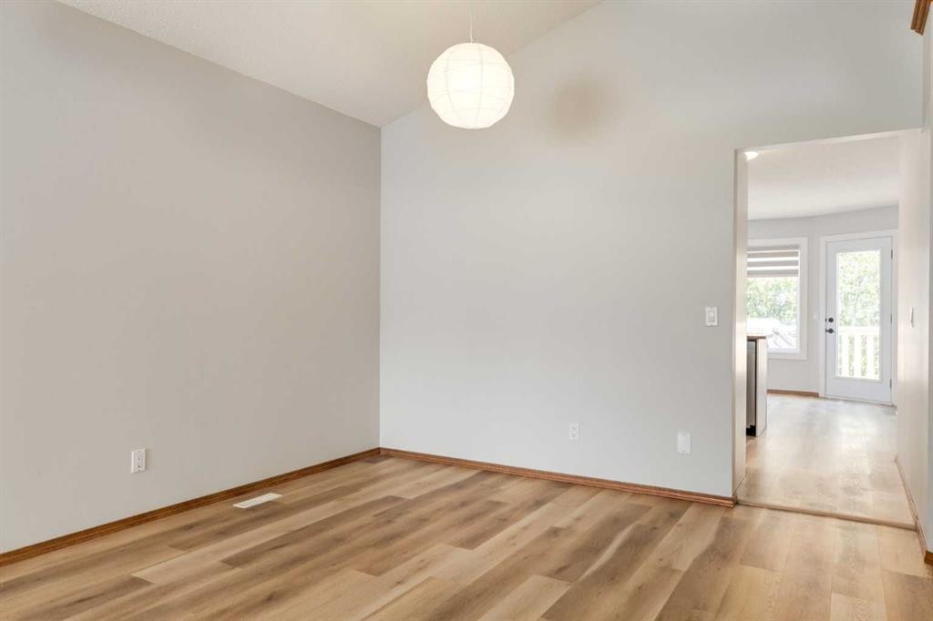 44 Citadel Manor Nw, Calgary, AB - Indoor Photo Showing Other Room