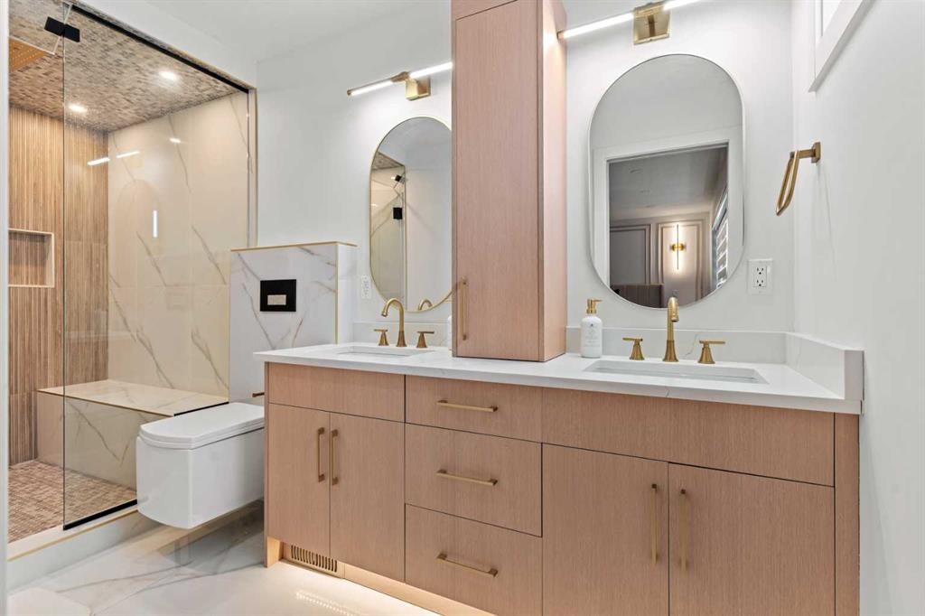 4239 Vauxhall Crescent Nw, Calgary, AB - Indoor Photo Showing Bathroom