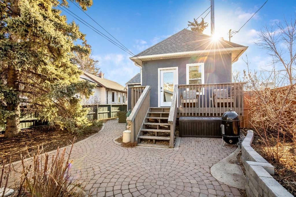 502 8 Avenue Ne, Calgary, AB - Outdoor