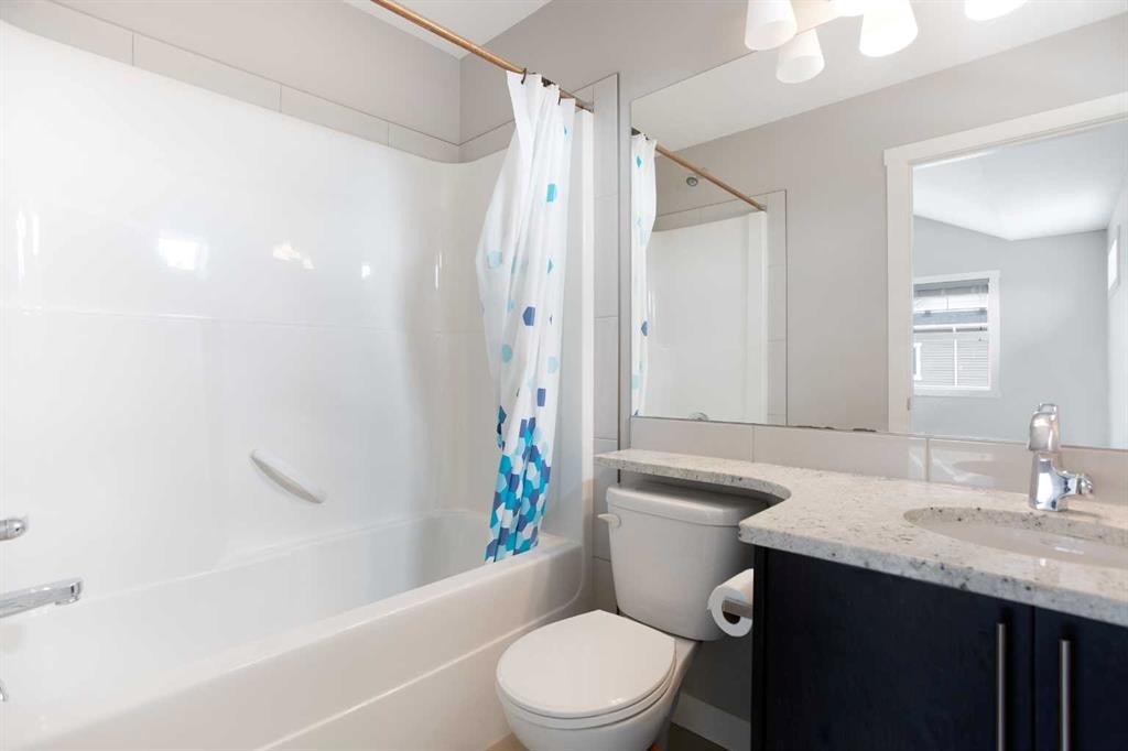 905 Skyview Ranch Grove Ne, Calgary, AB - Indoor Photo Showing Bathroom
