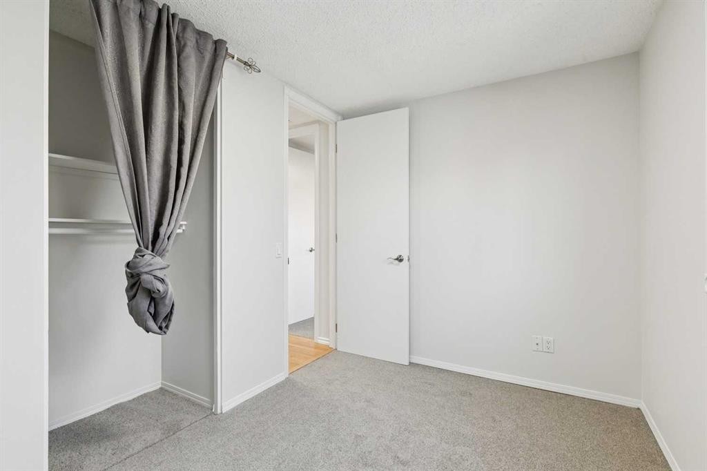 354 Maitland Hill Ne, Calgary, AB - Indoor Photo Showing Other Room