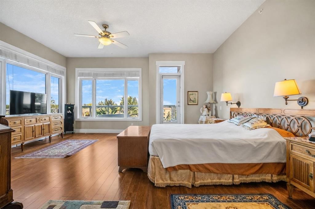 404-4 Hemlock Crescent Sw, Calgary, AB - Indoor Photo Showing Bedroom