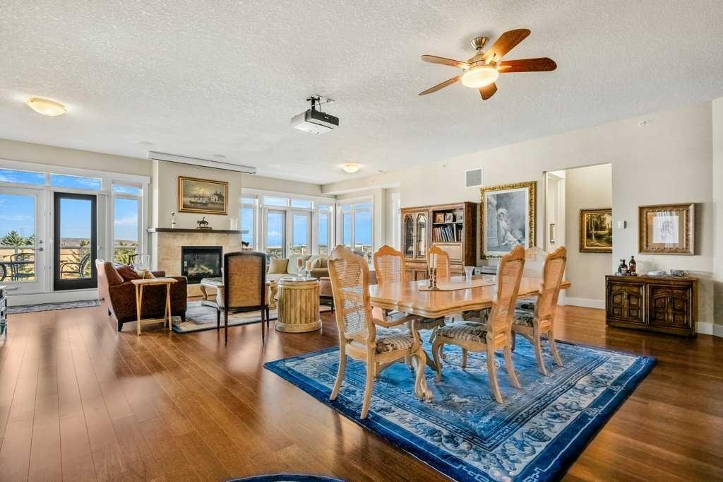 404-4 Hemlock Crescent Sw, Calgary, AB - Indoor With Fireplace