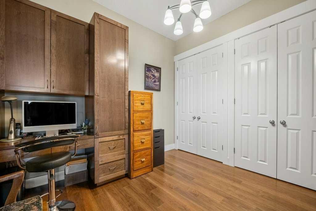 404-4 Hemlock Crescent Sw, Calgary, AB - Indoor