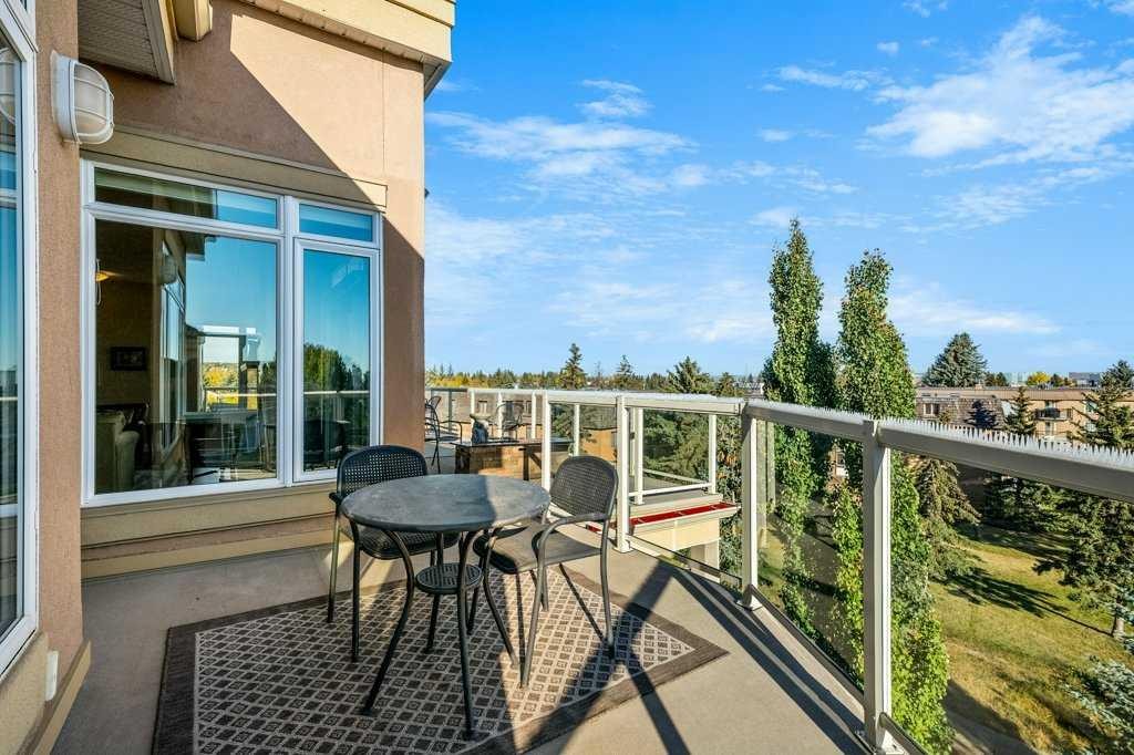 404-4 Hemlock Crescent Sw, Calgary, AB - Outdoor With Exterior