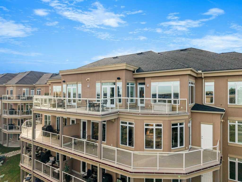 404-4 Hemlock Crescent Sw, Calgary, AB - Outdoor