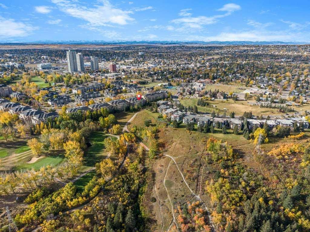 404-4 Hemlock Crescent Sw, Calgary, AB - Outdoor With View