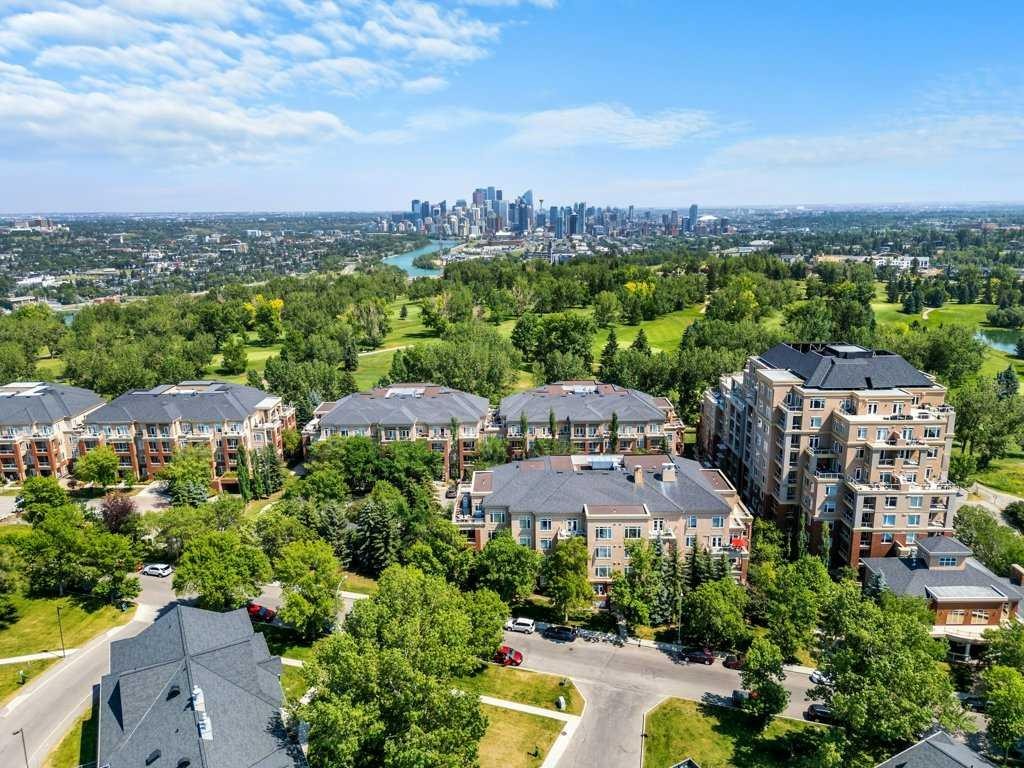 404-4 Hemlock Crescent Sw, Calgary, AB - Outdoor With View