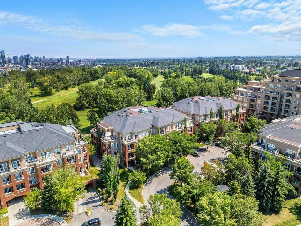 404-4 Hemlock Crescent Sw, Calgary, AB - Outdoor With View