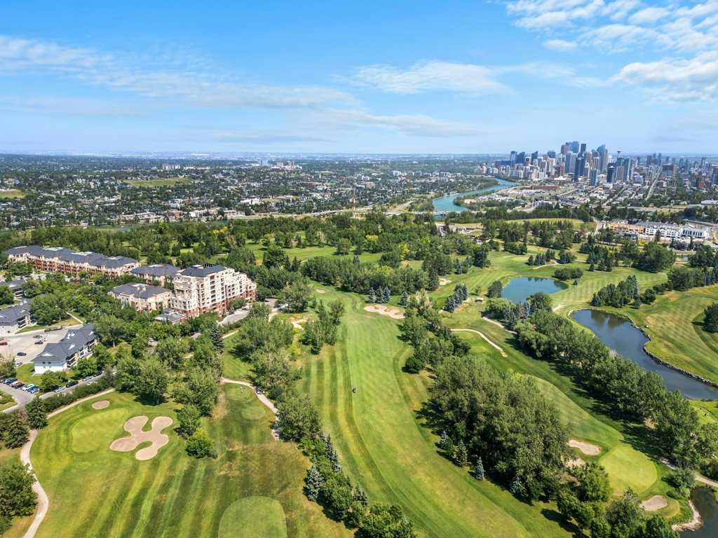 404-4 Hemlock Crescent Sw, Calgary, AB - Outdoor With View