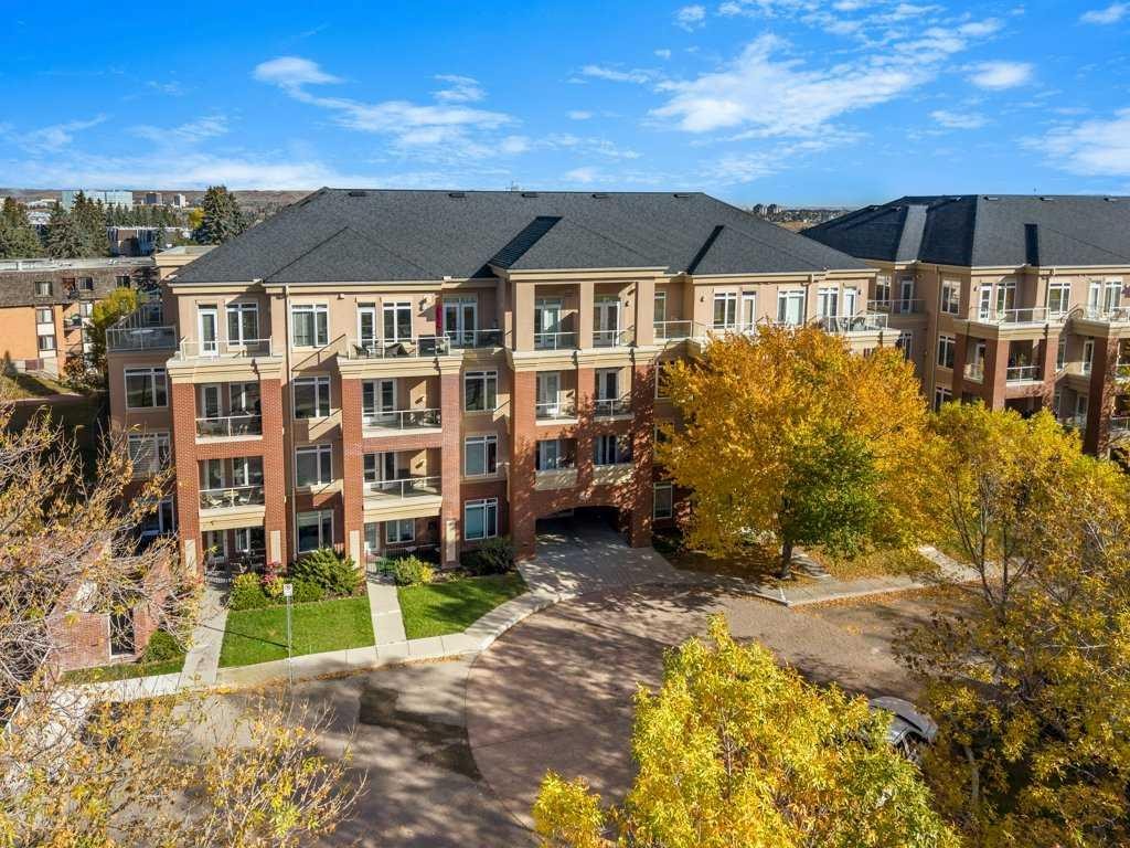 404-4 Hemlock Crescent Sw, Calgary, AB - Outdoor