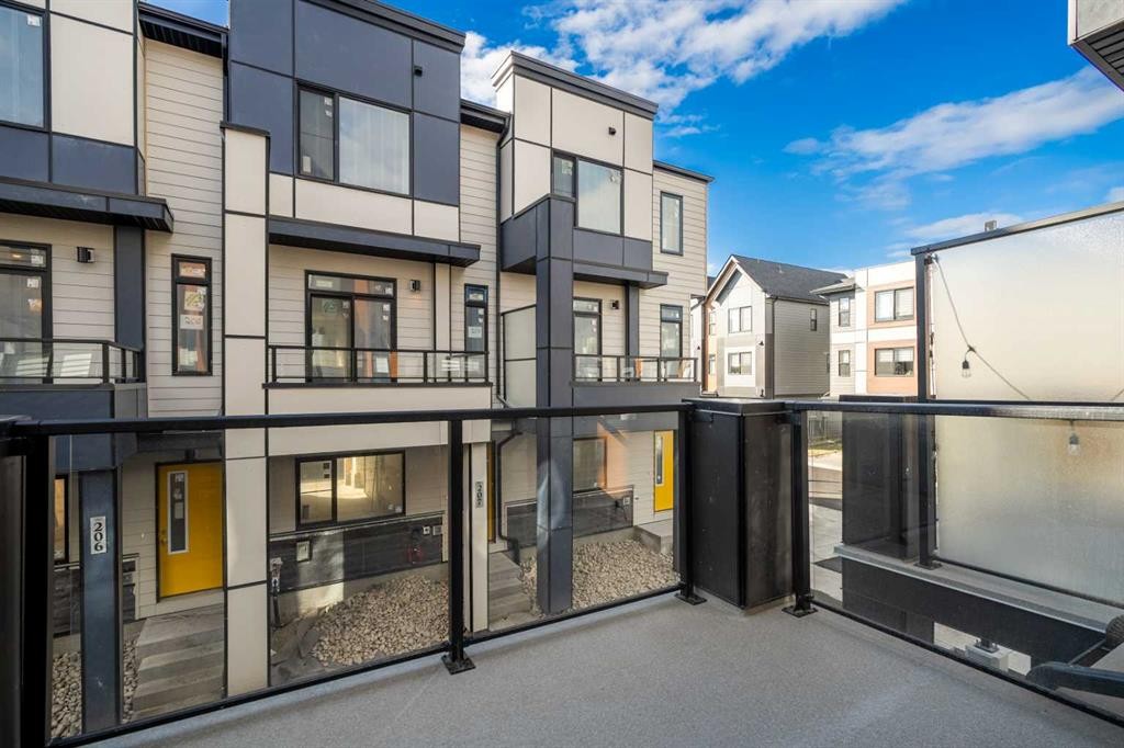 204-550 Seton Circle Se, Calgary, AB - Outdoor