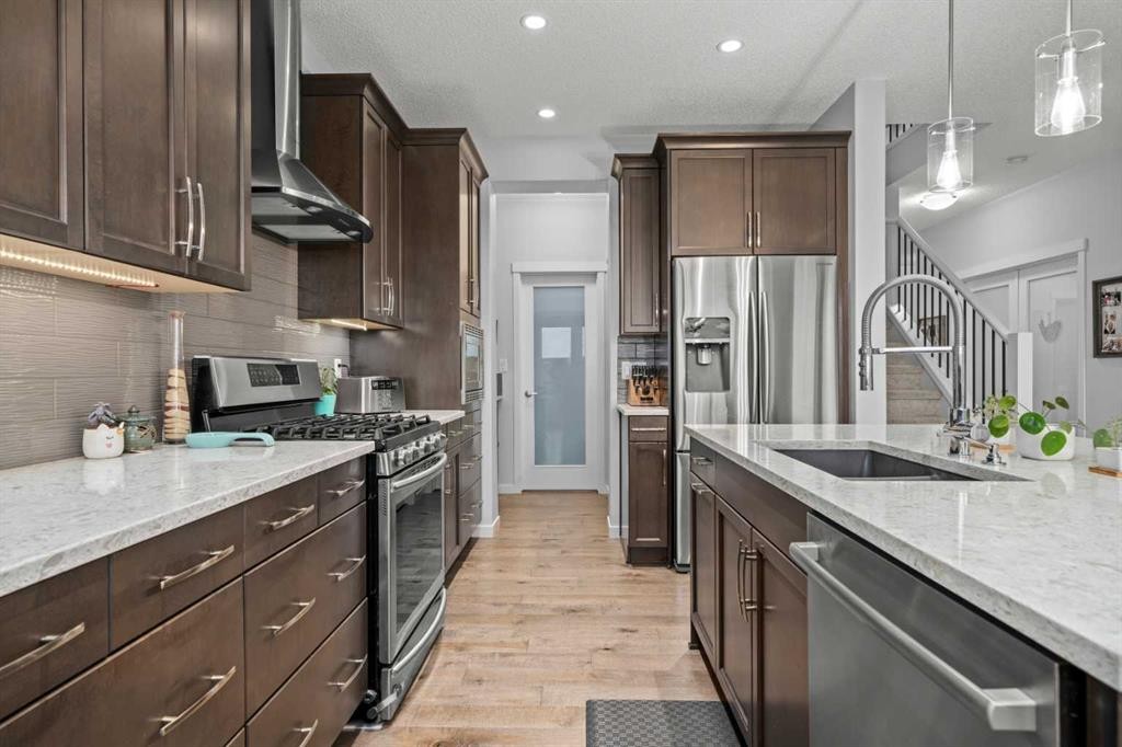 71 Nolanfield Crescent Nw, Calgary, AB - Indoor Photo Showing Kitchen With Stainless Steel Kitchen With Upgraded Kitchen