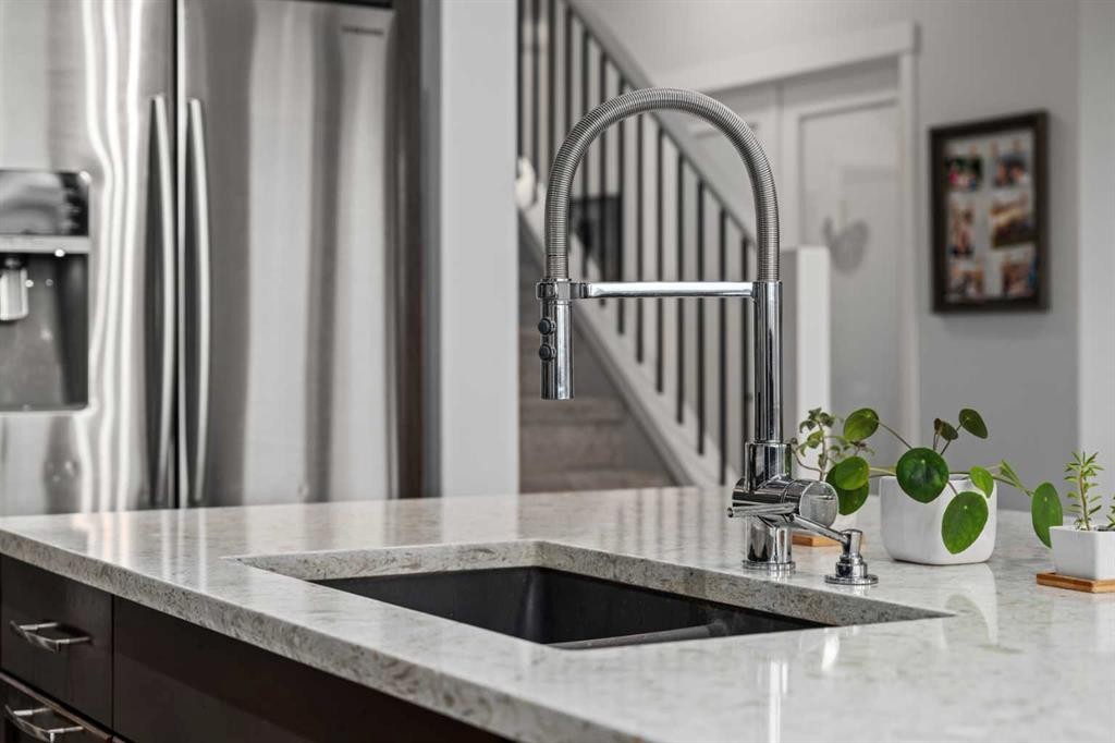 71 Nolanfield Crescent Nw, Calgary, AB - Indoor Photo Showing Kitchen
