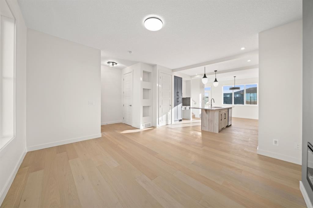 25 Sora Gate Se, Calgary, AB - Indoor Photo Showing Other Room