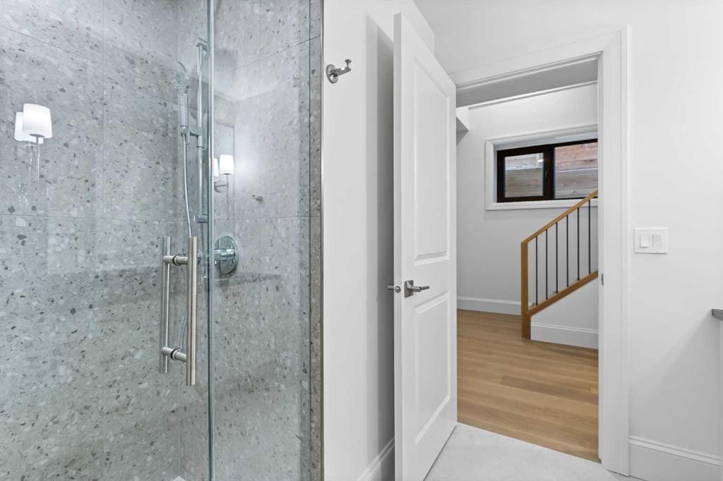 2011 28 Avenue Sw, Calgary, AB - Indoor Photo Showing Other Room