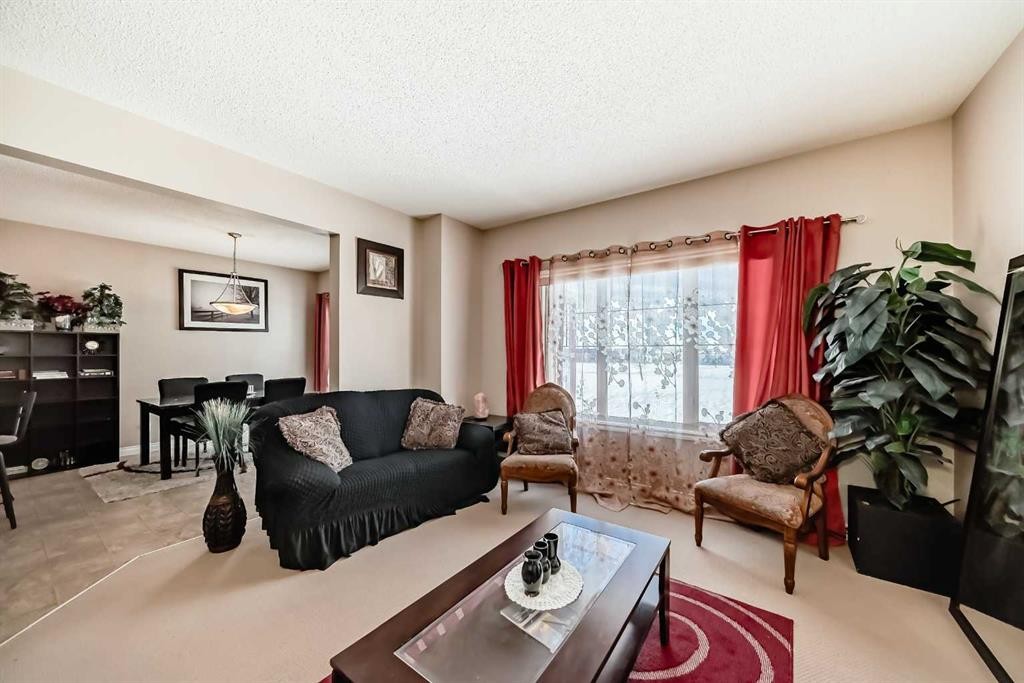 292 Taralake Terrace Ne, Calgary, AB - Indoor Photo Showing Living Room