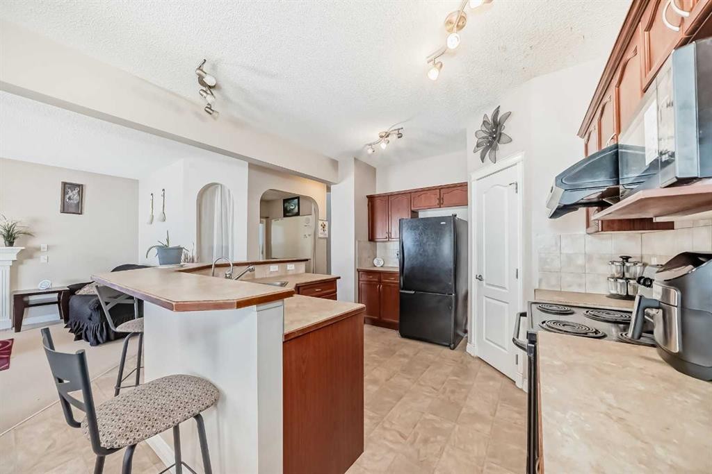 292 Taralake Terrace Ne, Calgary, AB - Indoor Photo Showing Kitchen