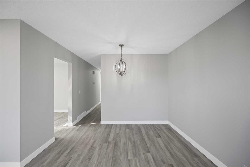 4351 38 Street Ne, Calgary, AB - Indoor Photo Showing Other Room
