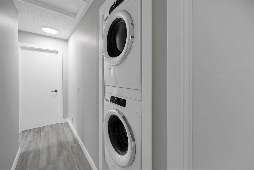 4351 38 Street Ne, Calgary, AB - Indoor Photo Showing Laundry Room