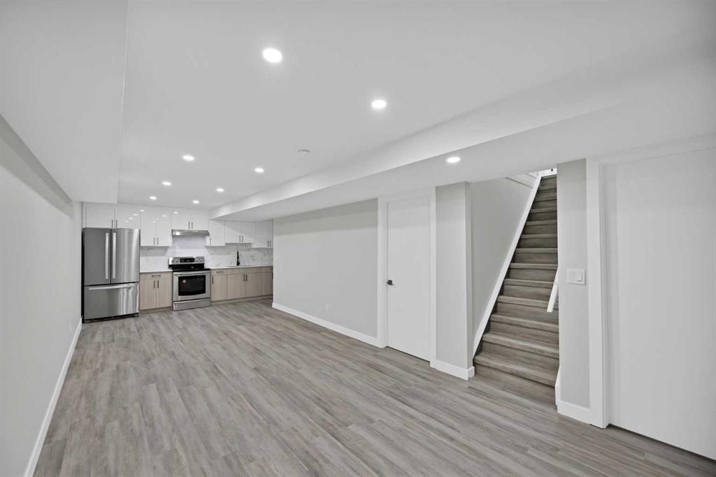 4351 38 Street Ne, Calgary, AB - Indoor