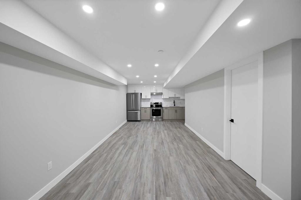 4351 38 Street Ne, Calgary, AB - Indoor Photo Showing Other Room