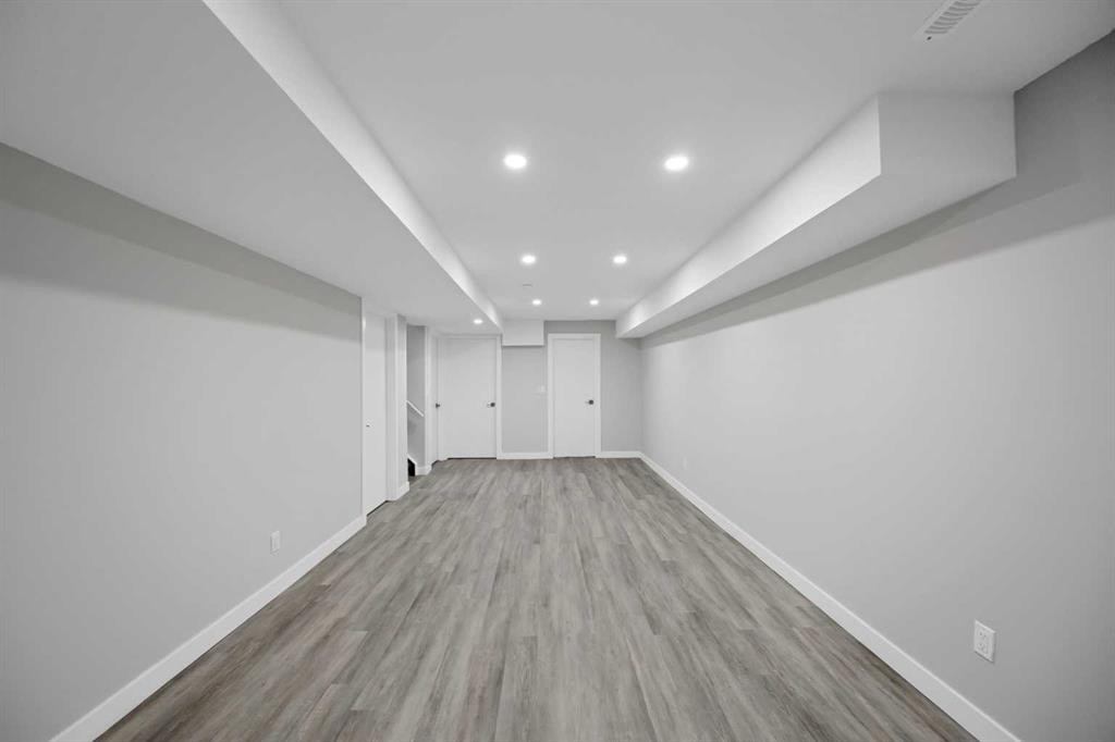 4351 38 Street Ne, Calgary, AB - Indoor Photo Showing Other Room