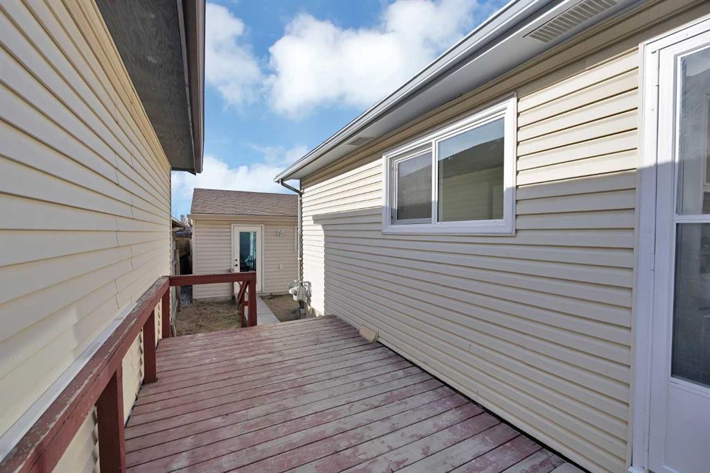 4351 38 Street Ne, Calgary, AB - Outdoor With Exterior