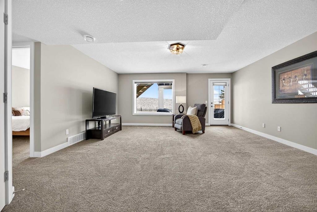 144 Sundown View, Cochrane, AB - Indoor