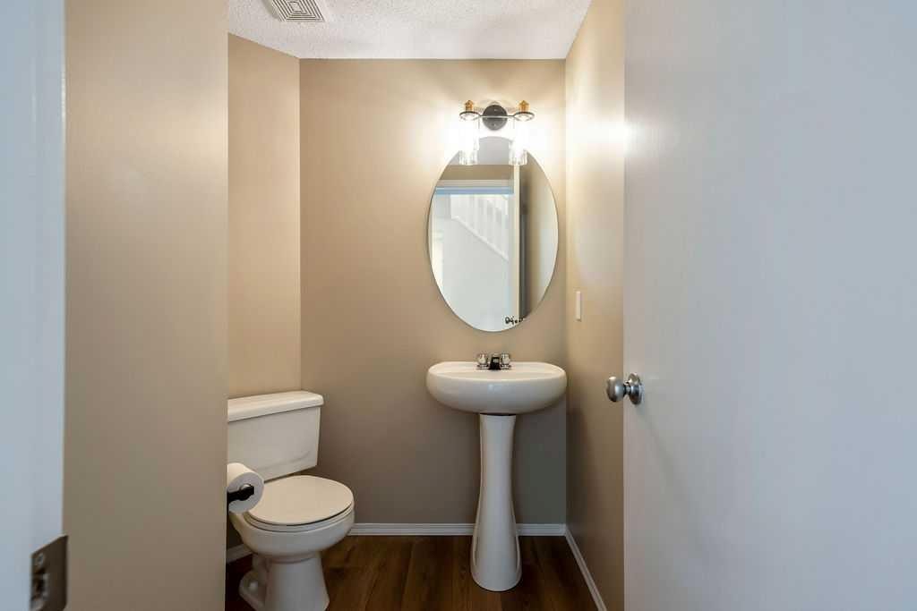14 Tuscany Springs Rise Nw, Calgary, AB - Indoor Photo Showing Bathroom