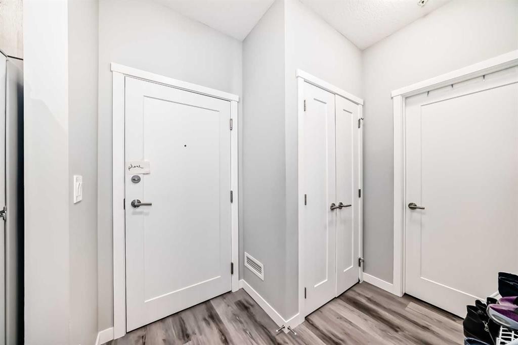 108-71 Shawnee Common Sw, Calgary, AB - Indoor Photo Showing Other Room