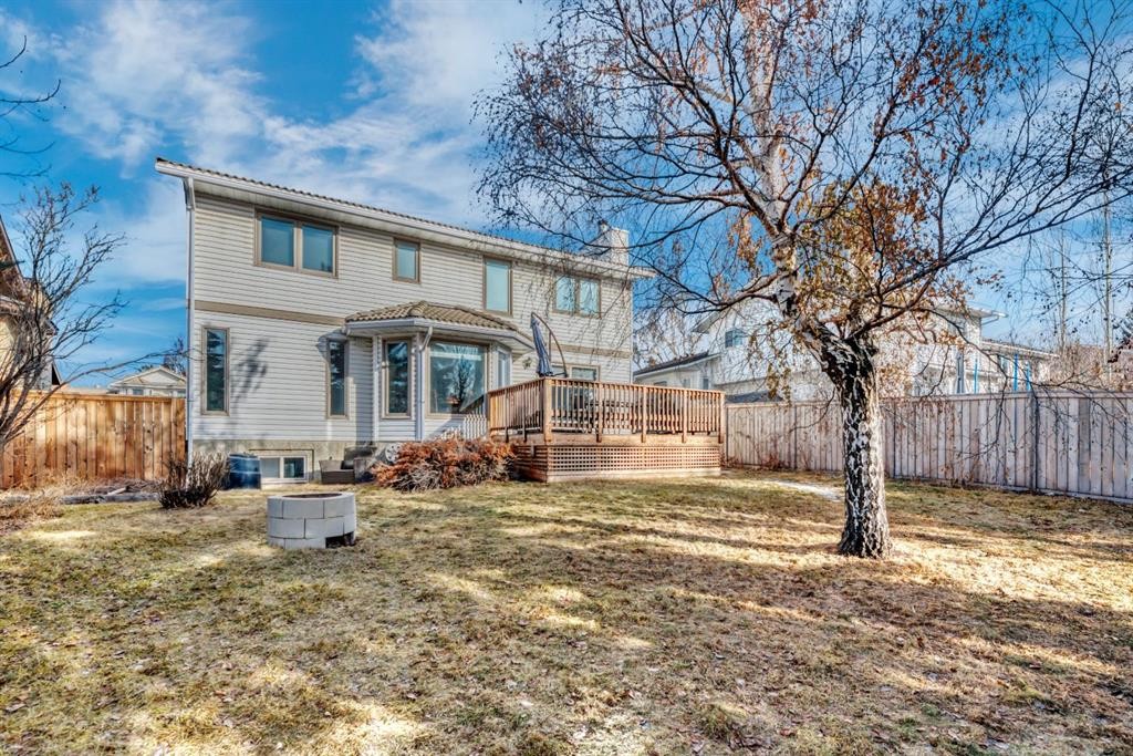 323 Hawkwood Boulevard Nw, Calgary, AB - Outdoor