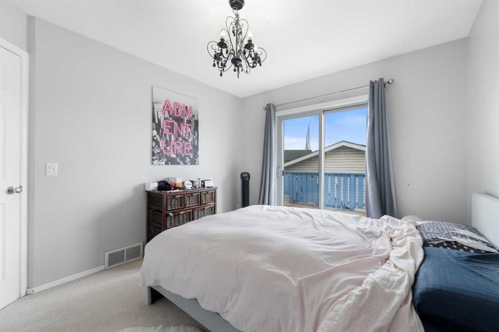 127 Tarawood Road Ne, Calgary, AB - Indoor Photo Showing Bedroom