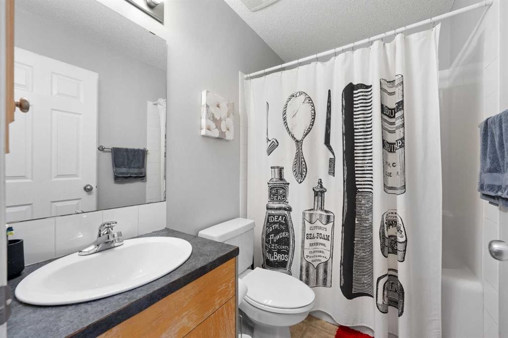 127 Tarawood Road Ne, Calgary, AB - Indoor Photo Showing Bathroom