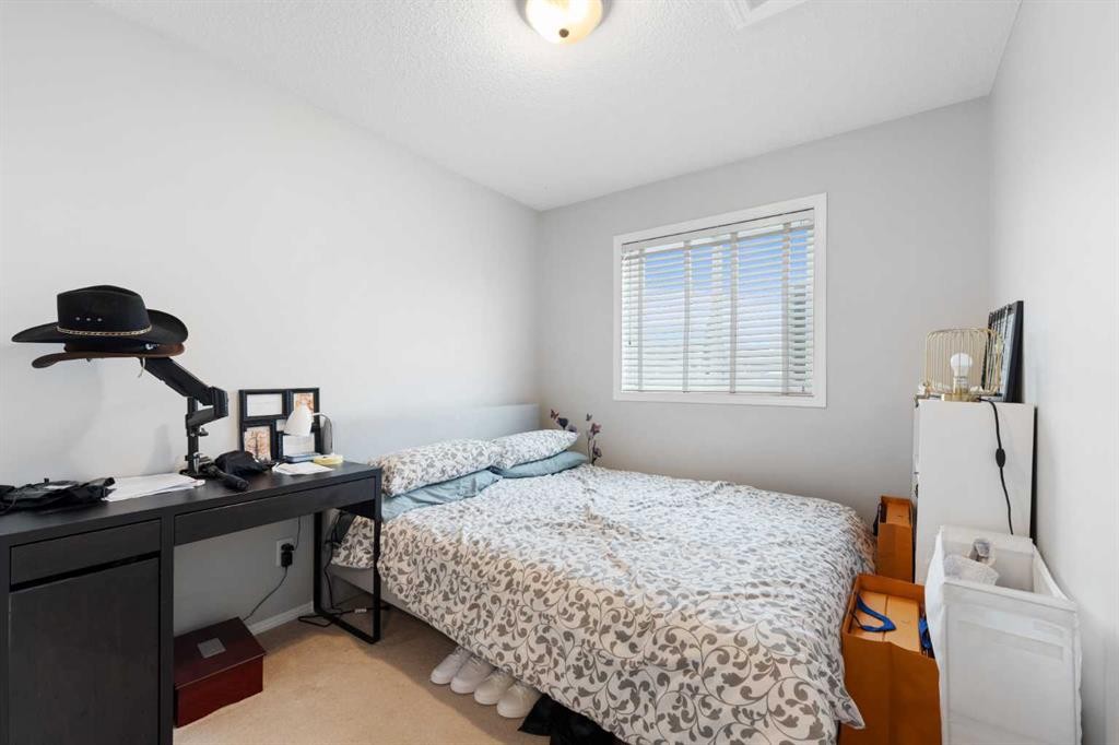 127 Tarawood Road Ne, Calgary, AB - Indoor Photo Showing Bedroom