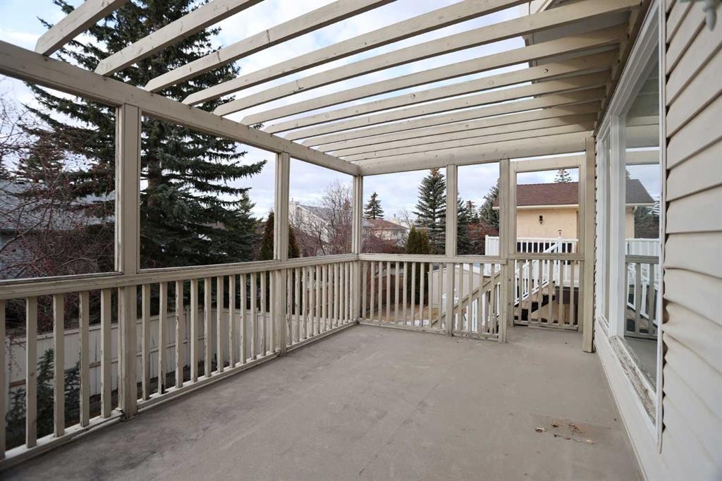 111 Schubert Place Nw, Calgary, AB - Outdoor With Exterior