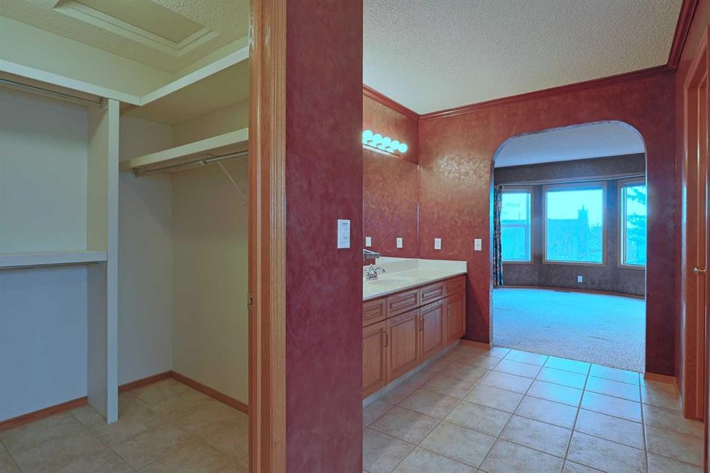 111 Schubert Place Nw, Calgary, AB - Indoor
