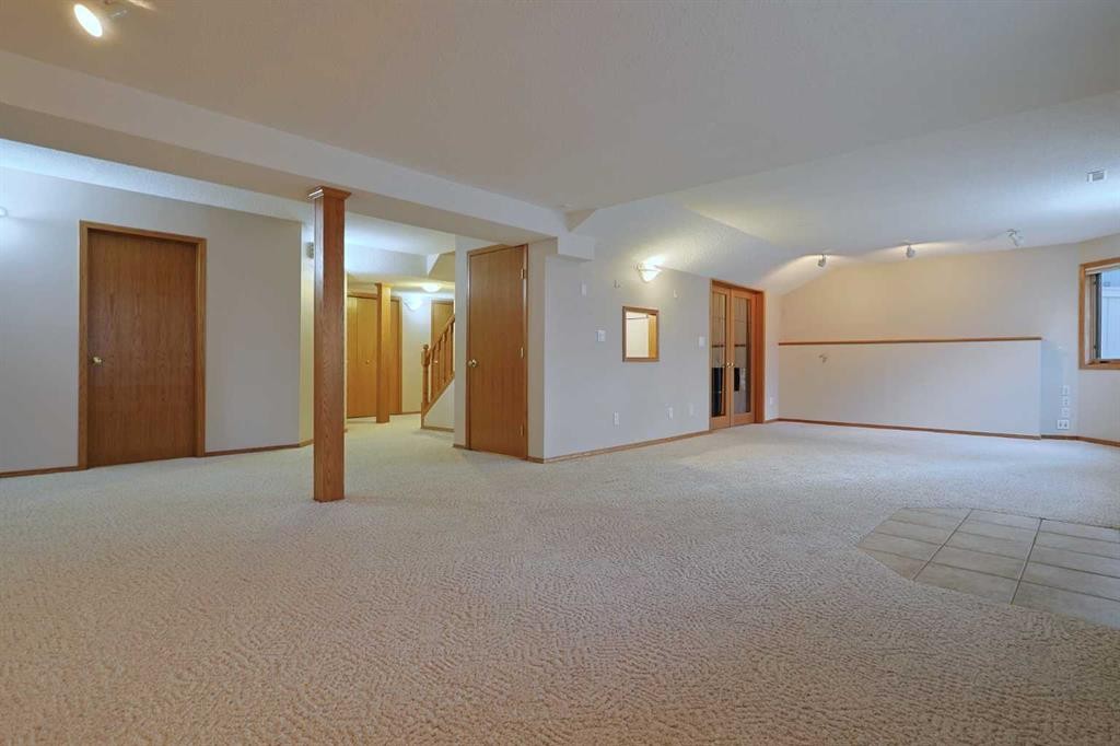 111 Schubert Place Nw, Calgary, AB - Indoor