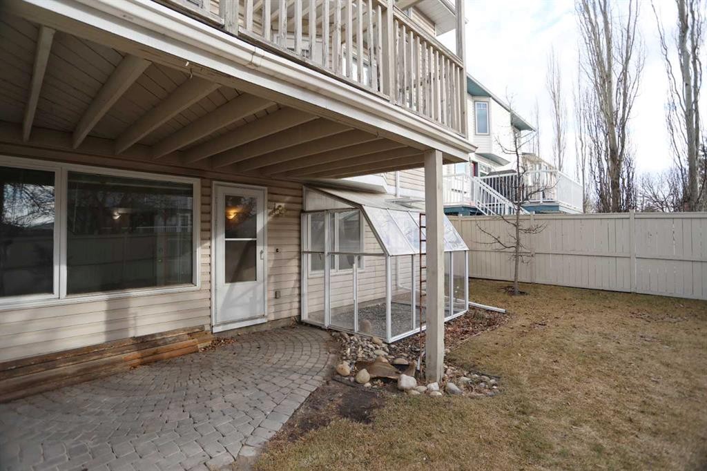 111 Schubert Place Nw, Calgary, AB - Outdoor